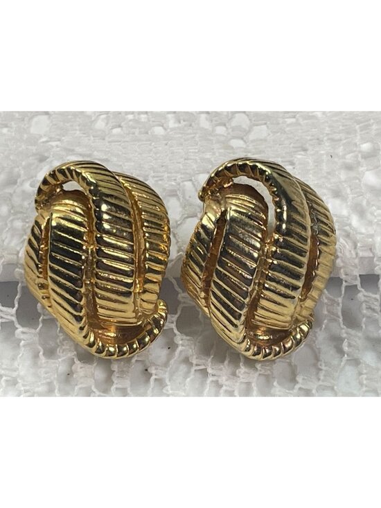 Unbranded Jewelry - Vintage Gold Tone Ribbed Clip On Earrings Chunky Half Hoop Shrimp Textured 80s